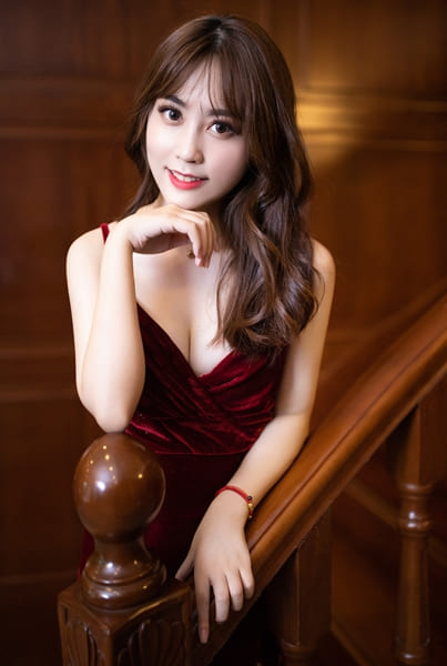 beautiful Chinese girl